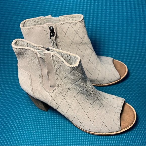 TOM’s Majorca Peep Toe Suede Heeled Shoes - Picture 3 of 8